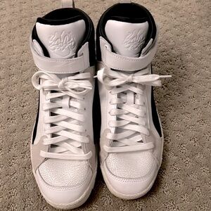 Puma like new women’s high top sneakers